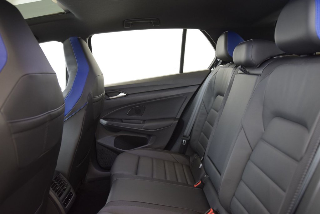 2026 Volkswagen Golf R BLACK EDITION+AKKRAPOVIC in Laval, Quebec - 20 - w1024h768px