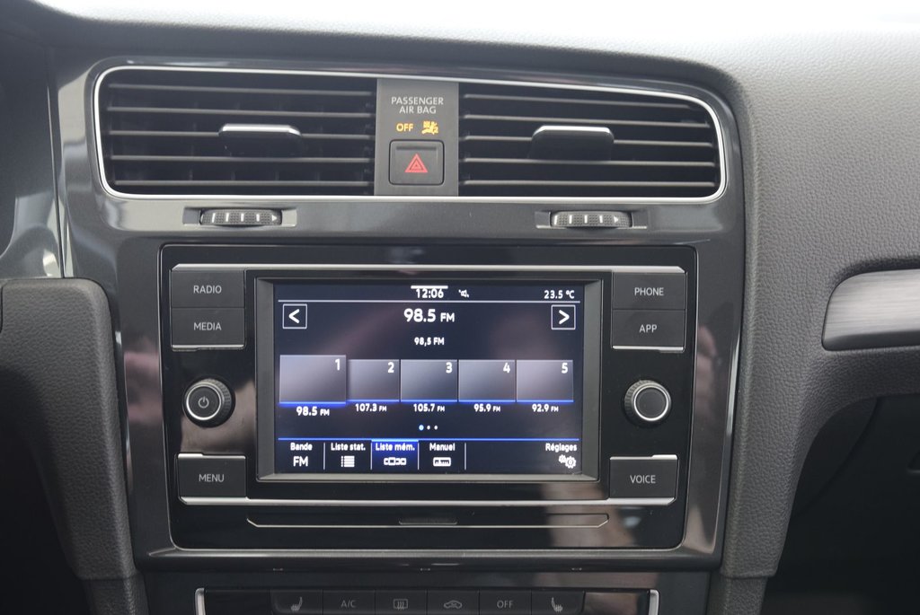 2020 Volkswagen Golf A-C+AUTOMATIQUE+CAMERA+ in Laval, Quebec - 25 - w1024h768px