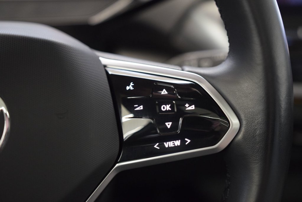 2021 Volkswagen ID.4 PRO+AWD+STATEMENT+CUIR+ in Laval, Quebec - 11 - w1024h768px