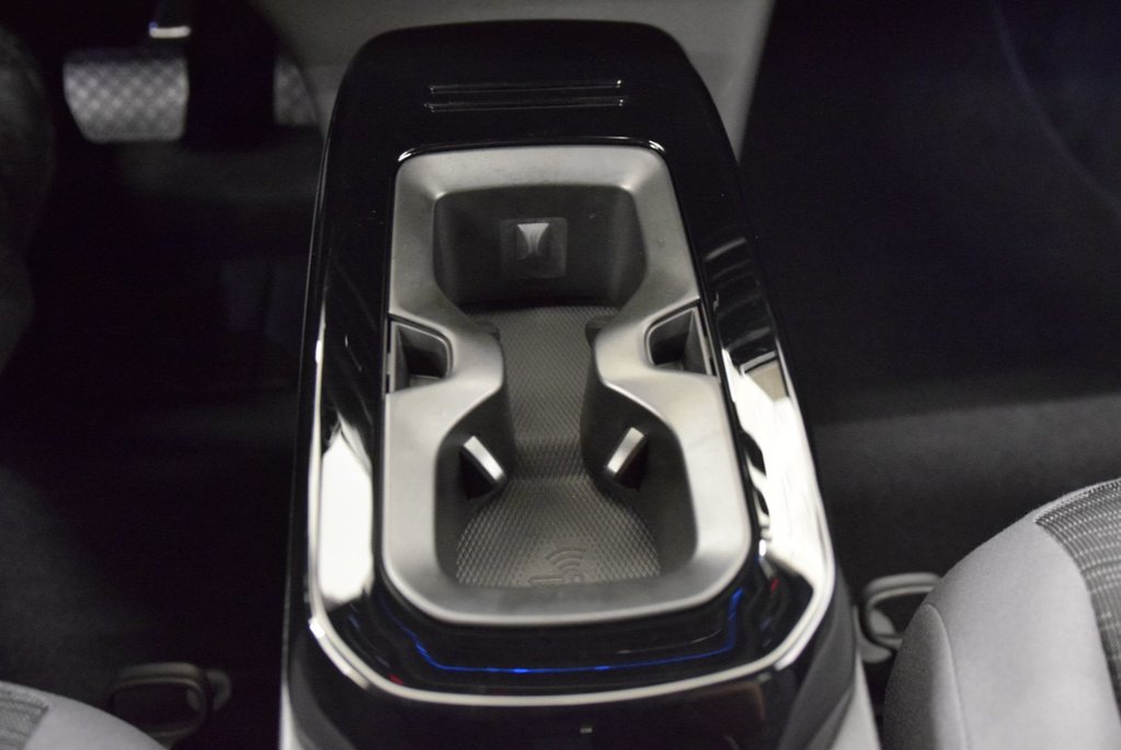 Volkswagen ID.4 PRO+BAS KM+CAMERA+AWD+ 2021 à Laval, Québec - 28 - w1024h768px