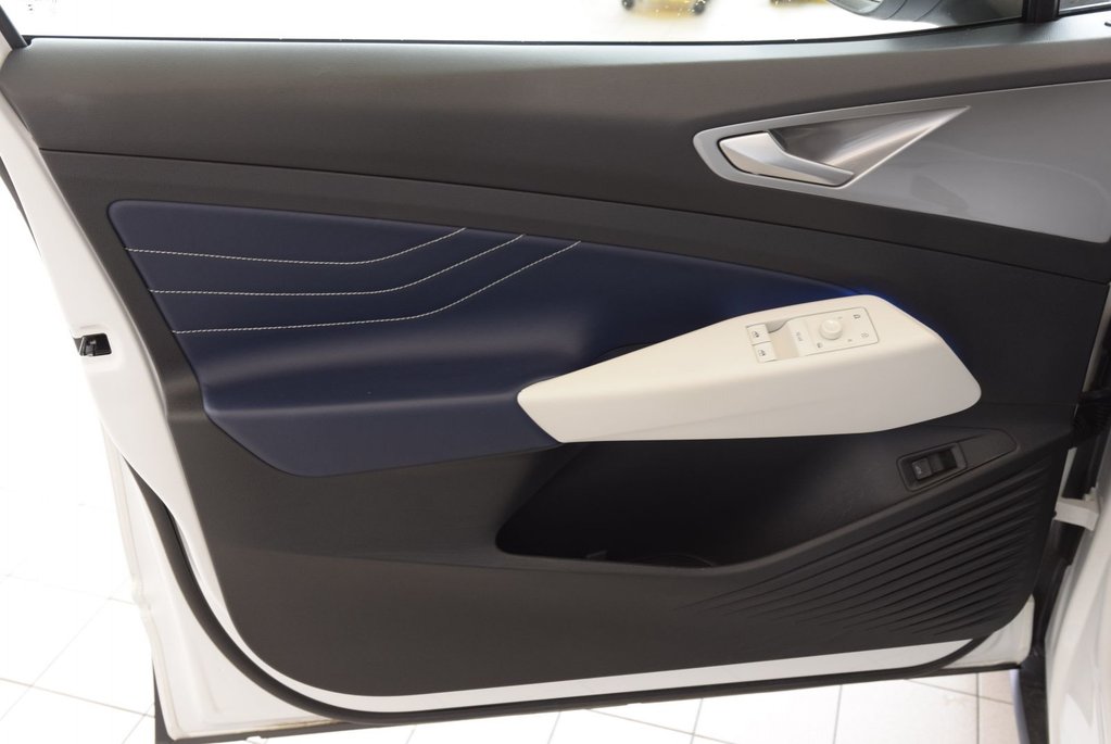 2023 Volkswagen ID.4 PRO+STATEMENT+AWD+CUIR BLANC in Laval, Quebec - 18 - w1024h768px