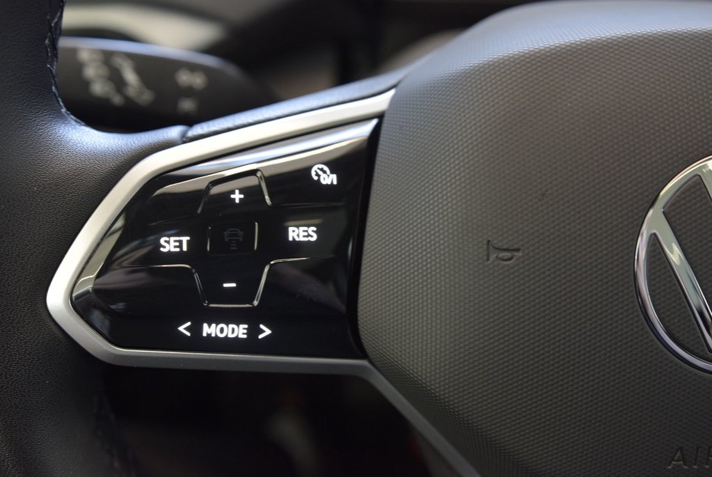 2023 Volkswagen ID.4 PRO+S+STATEMENT+AWD+TOIT PANO in Laval, Quebec - 23 - w1024h768px