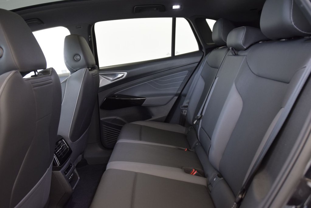 2023 Volkswagen ID.4 PRO S+AWD+STATEMENT+TOIT PANO in Laval, Quebec - 20 - w1024h768px