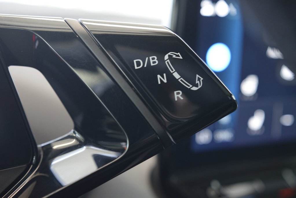 2023 Volkswagen ID.4 PRO S+AWD+STATEMENT+TOIT PANO in Laval, Quebec - 30 - w1024h768px