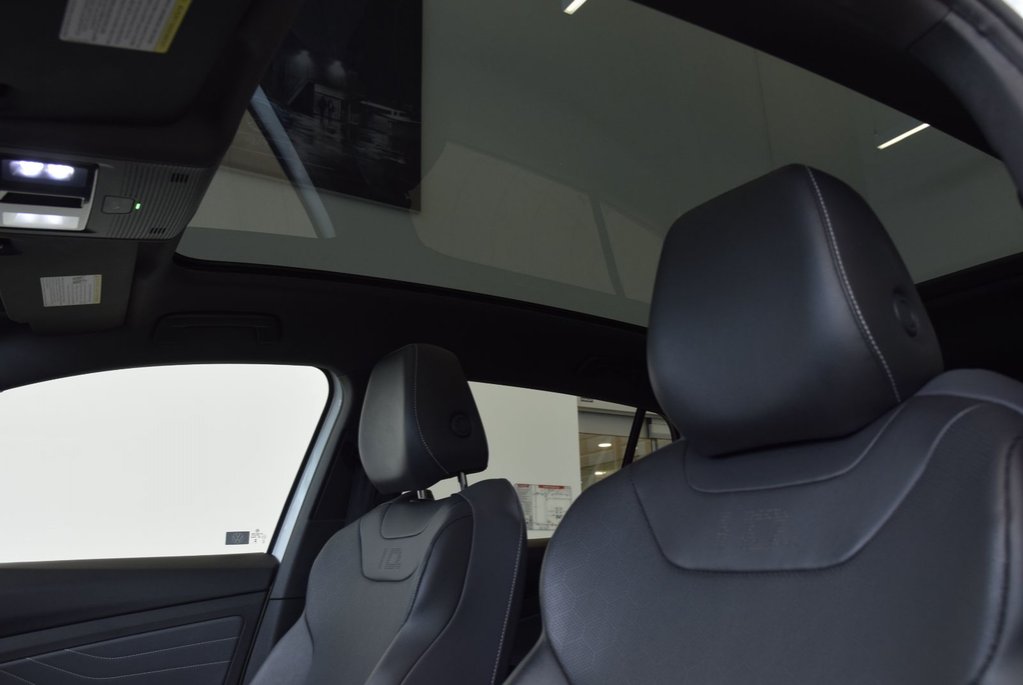2023 Volkswagen ID.4 PRO+S+CUIR+TOIT PANO+LED+ in Laval, Quebec - 7 - w1024h768px