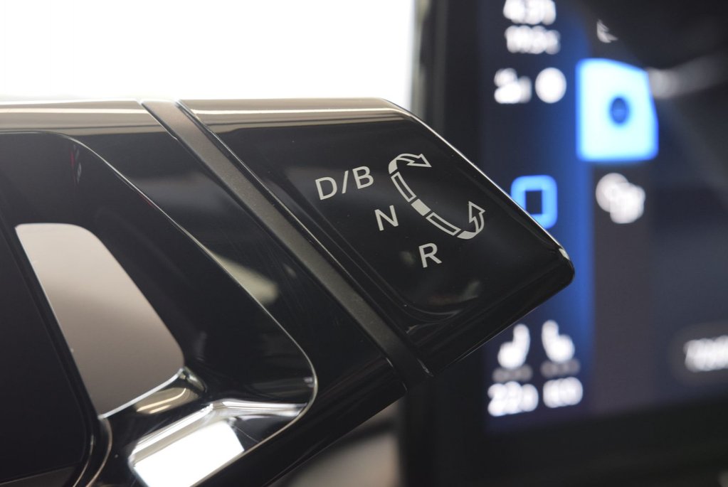 2023 Volkswagen ID.4 PRO+S+THERMO+AWD+CUIR+ in Laval, Quebec - 30 - w1024h768px