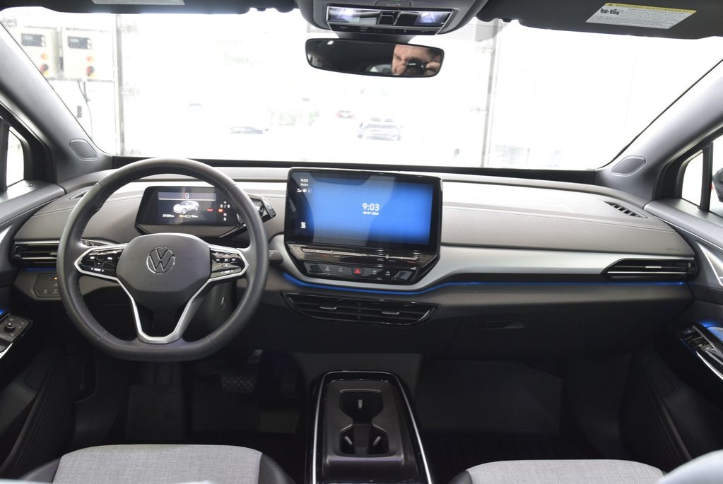 2023 Volkswagen ID.4 PRO+TOIT PANO+THERMOPOMPE in Laval, Quebec - 21 - w1024h768px