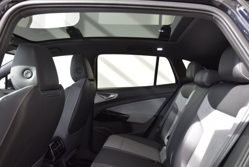 2023 Volkswagen ID.4 PRO+TOIT PANO+THERMOPOMPE in Laval, Quebec - 20 - w1024h768px