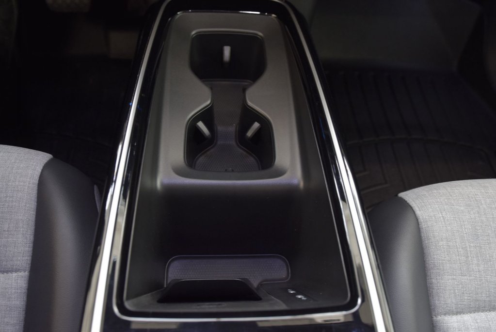 2023 Volkswagen ID.4 PRO+TOIT PANO+THERMOPOMPE in Laval, Quebec - 29 - w1024h768px