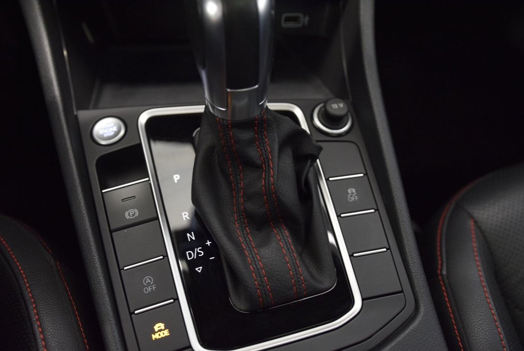 Volkswagen Jetta GLI 35ieme+TOIT+CUIR+LED+CAMERA 2019 à Laval, Québec - 14 - w1024h768px