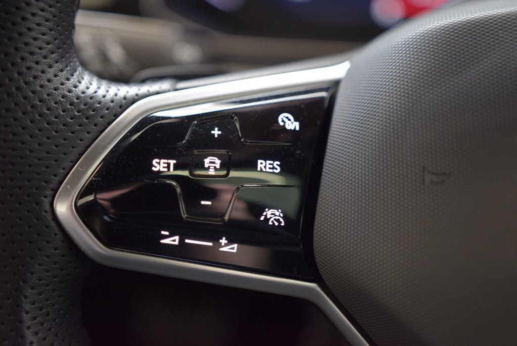 2025 Volkswagen Jetta GLI AUTOBAHN+BLACK PACKAGE in Laval, Quebec - 24 - w1024h768px