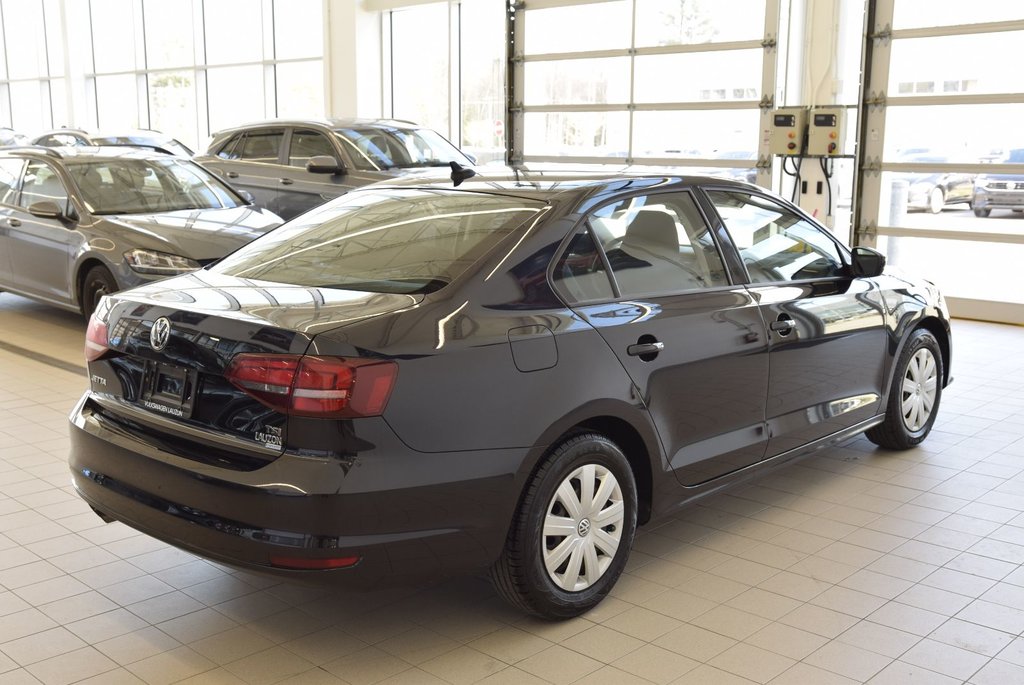 2017  Jetta A/C+APP CONNECT+CAMERA+ in Laval, Quebec - 12 - w1024h768px