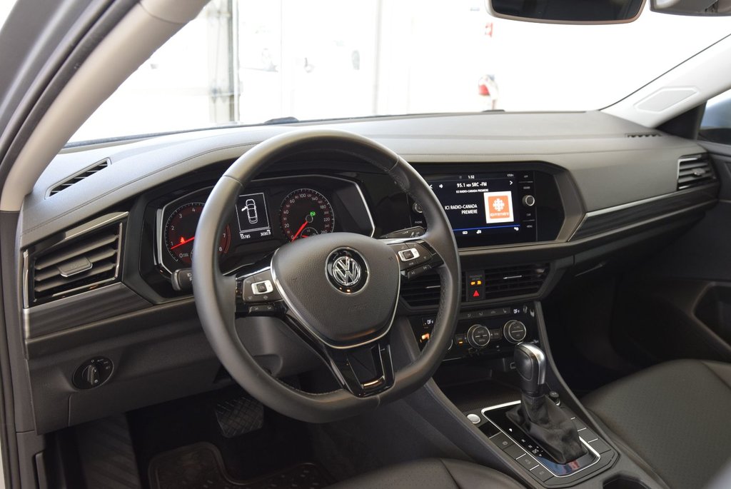 2020  Jetta HIGHLINE+TOIT PANO+CUIR+MAG in Laval, Quebec - 15 - w1024h768px