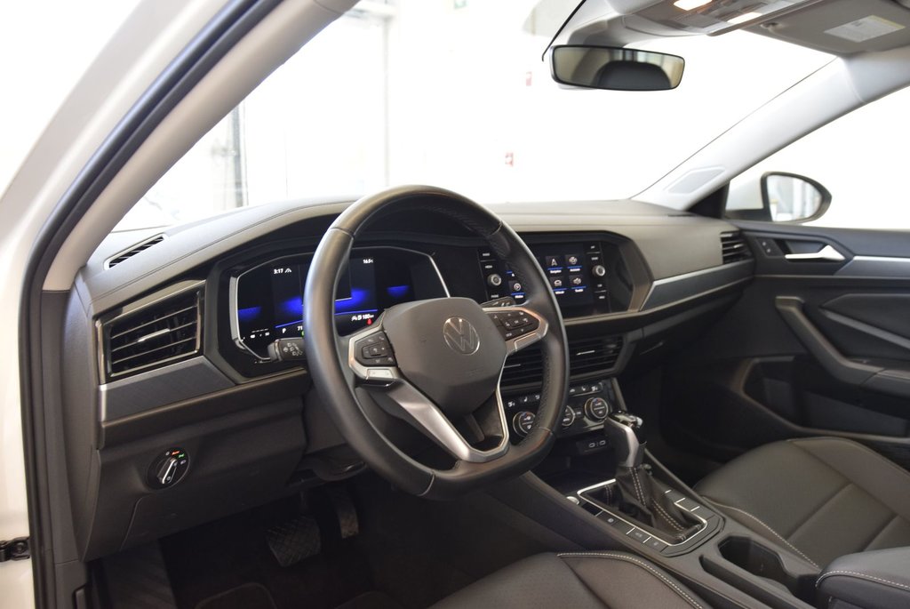 2022  Jetta COMFORTLINE+CUIR+COCKPIT in Laval, Quebec - 17 - w1024h768px