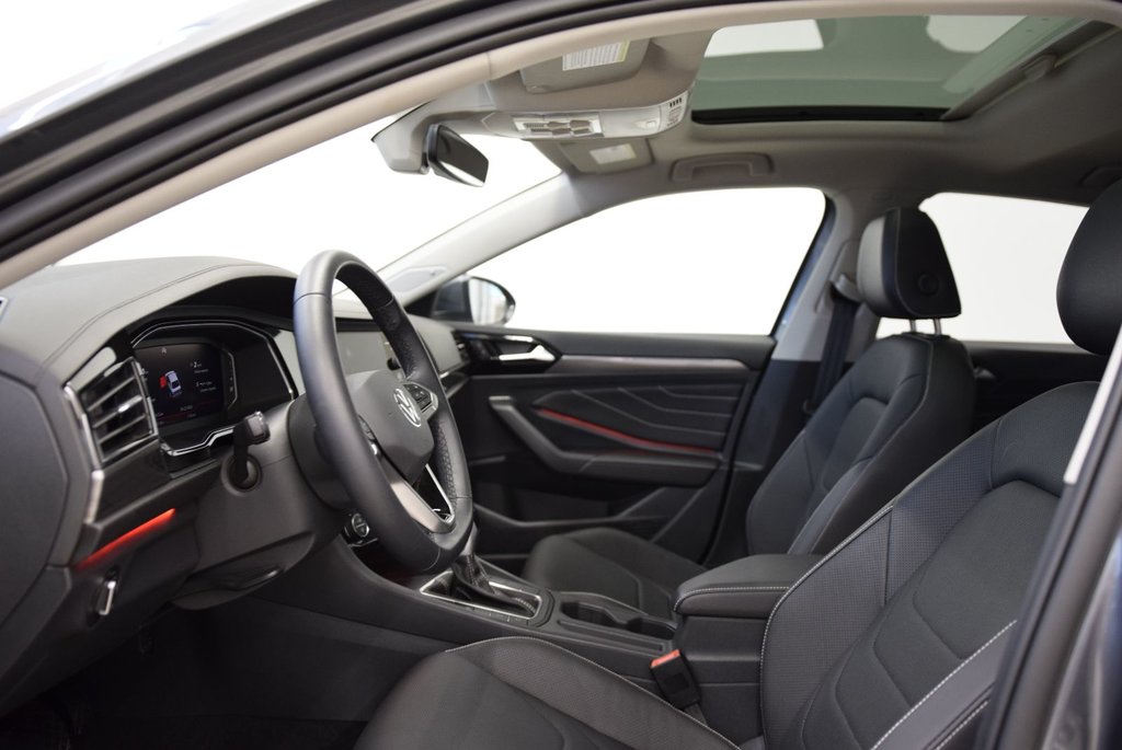 Volkswagen Jetta HIGHLINE+CUIR+TOIT+LED+WOW 2023 à Laval, Québec - 18 - w1024h768px