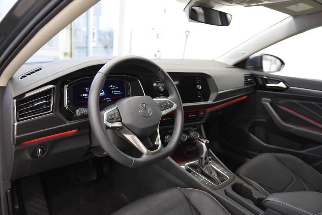 Volkswagen Jetta HIGHLINE+CUIR+TOIT+LED+WOW 2023 à Laval, Québec - 9 - w1024h768px