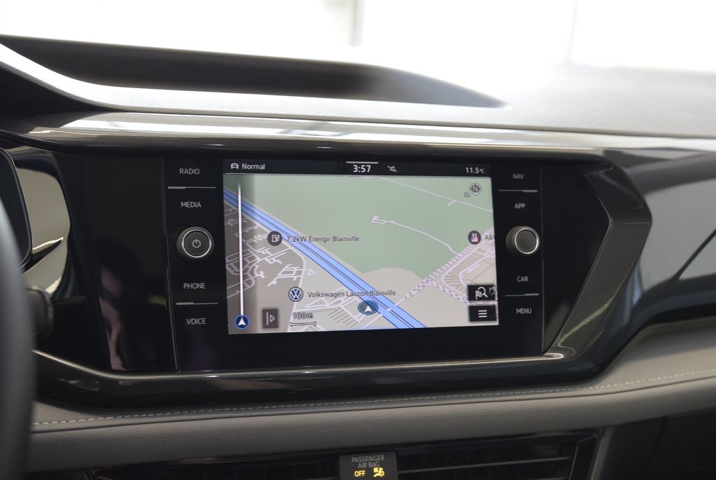 2022 Volkswagen Taos HIGHLINE+CUIR+TOIT+LED+AWD in Laval, Quebec - 28 - w1024h768px