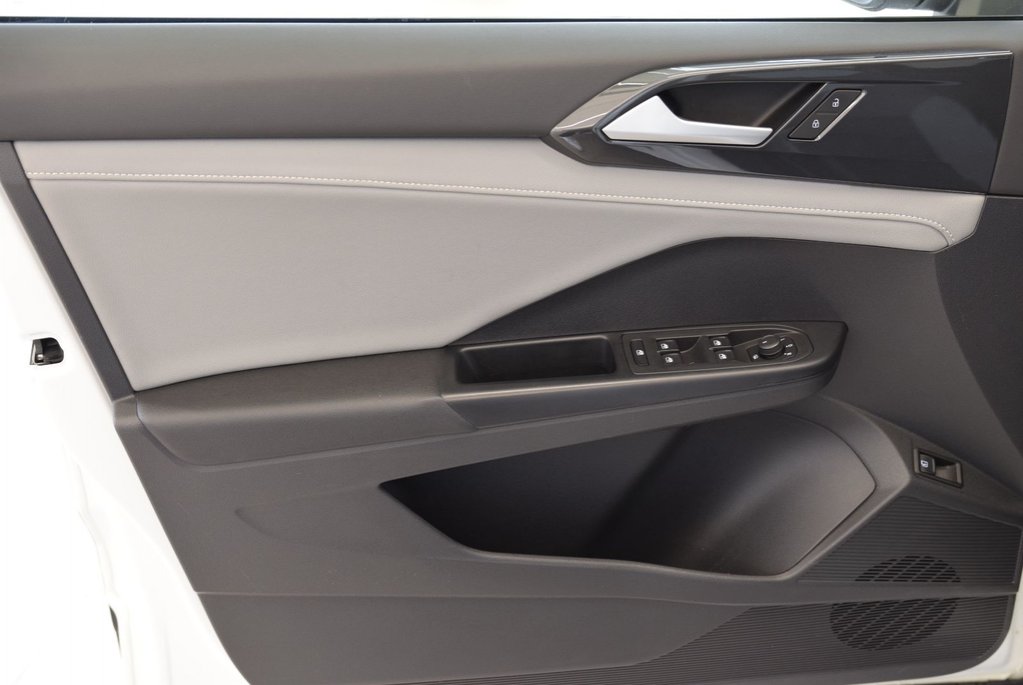 2022 Volkswagen Taos HIGHLINE+CUIR+TOIT+LED+AWD in Laval, Quebec - 18 - w1024h768px