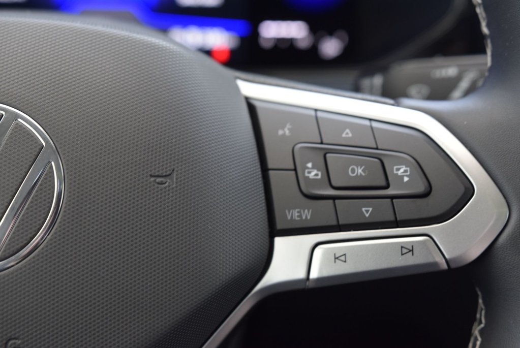 2022 Volkswagen Taos COMFORTLINE+AWD+TOIT PANO+ in Laval, Quebec - 24 - w1024h768px