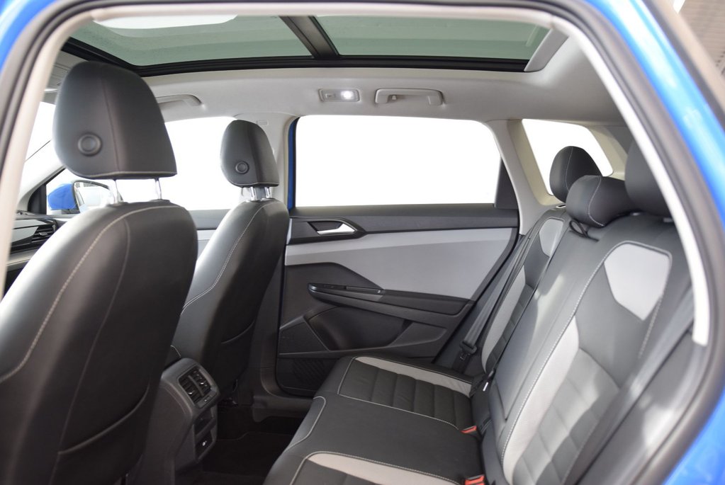 2022 Volkswagen Taos HIGHLINE+DRIVER ASSIST+AWD in Laval, Quebec - 15 - w1024h768px