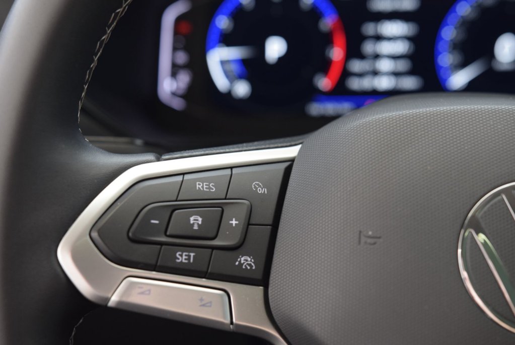 2022 Volkswagen Taos HIGHLINE+DRIVER ASSIST+AWD in Laval, Quebec - 9 - w1024h768px