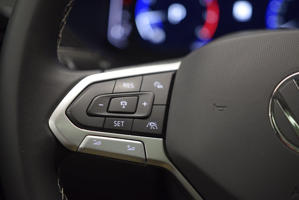 2022 Volkswagen Taos HIGHLINE+CUIR+TOIT+LED+AWD in Laval, Quebec - 24 - w1024h768px