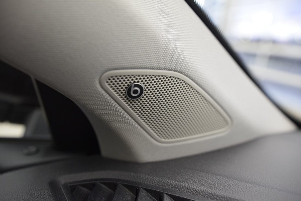 2022 Volkswagen Taos HIGHLINE+CUIR+TOIT+LED+AWD in Laval, Quebec - 10 - w1024h768px