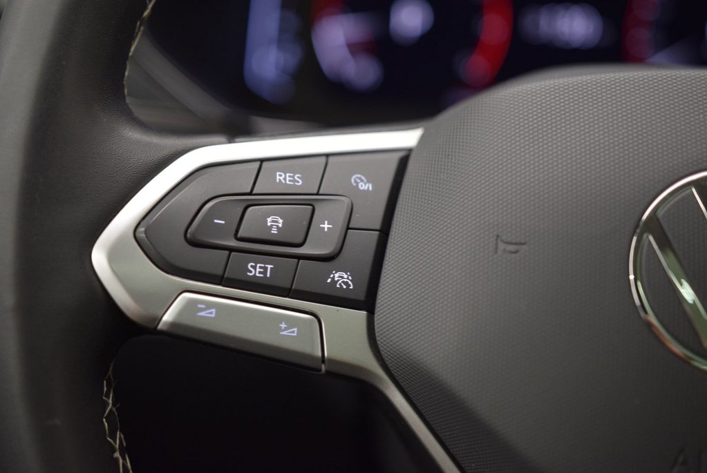 Volkswagen Taos HIGHLINE+CUIR+TOIT PANO+ 2023 à Laval, Québec - 24 - w1024h768px