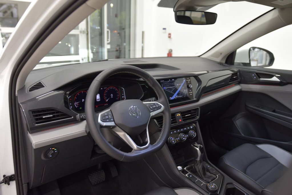 Volkswagen Taos HIGHLINE+CUIR+TOIT PANO+ 2023 à Laval, Québec - 8 - w1024h768px