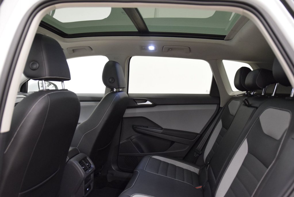 Volkswagen Taos HIGHLINE+CUIR+TOIT PANO+ 2023 à Laval, Québec - 20 - w1024h768px