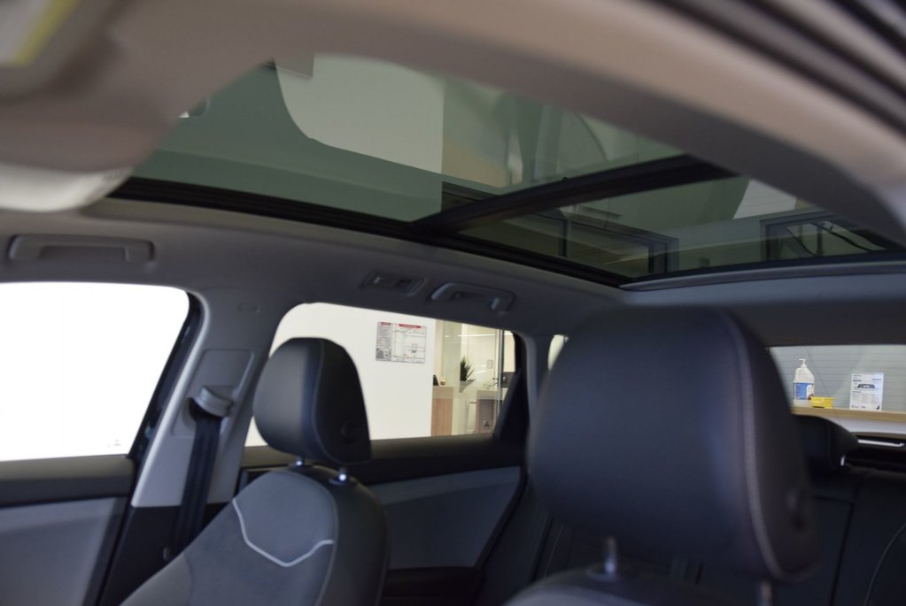 2023 Volkswagen Taos COMFORTLINE+TOIT PANO+AWD in Laval, Quebec - 12 - w1024h768px