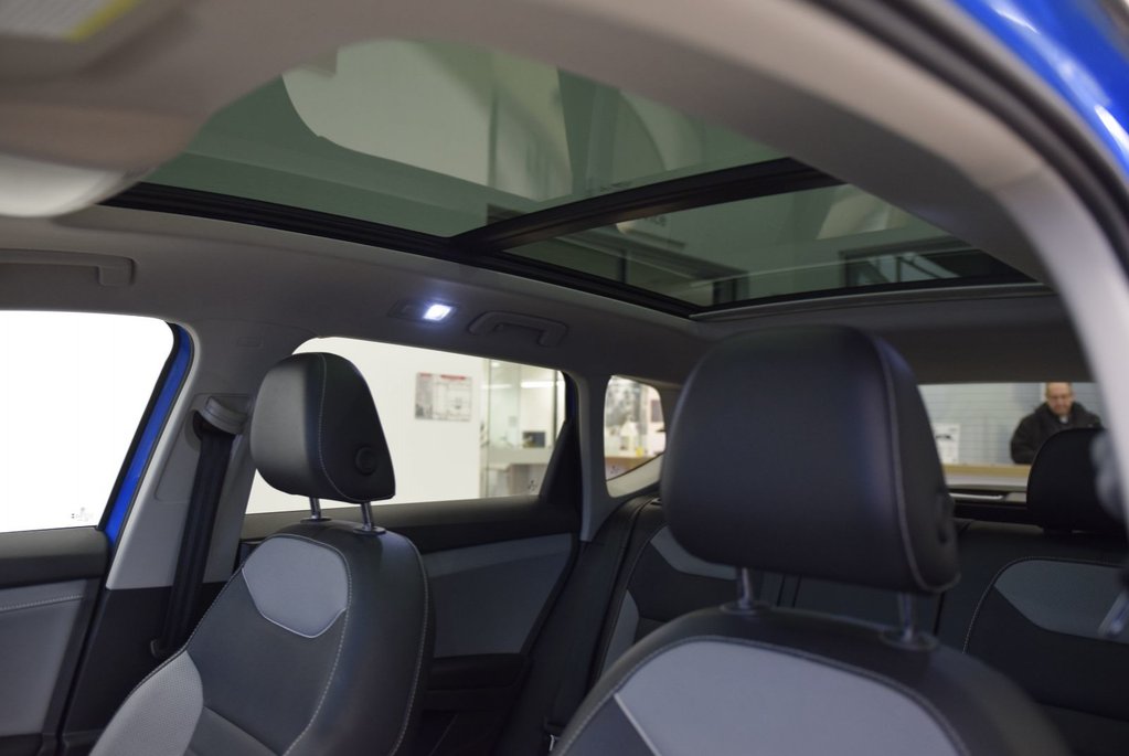 Volkswagen Taos HIGHLINE+19 POUCES+TOIT NOIR 2023 à Laval, Québec - 8 - w1024h768px