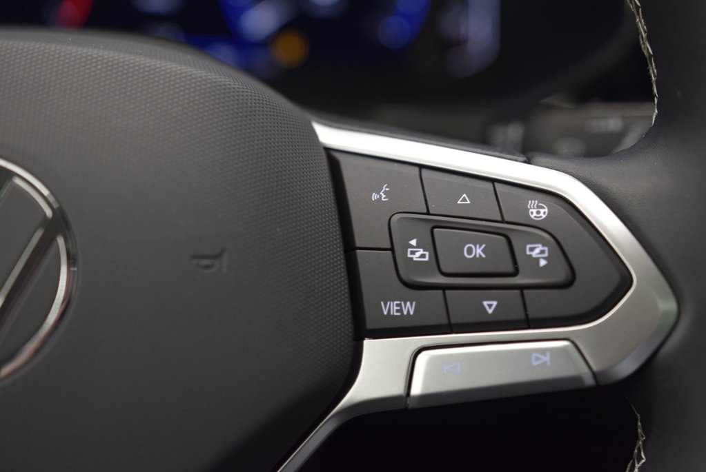 Volkswagen Taos HIGHLINE+19 POUCES+TOIT NOIR 2023 à Laval, Québec - 25 - w1024h768px