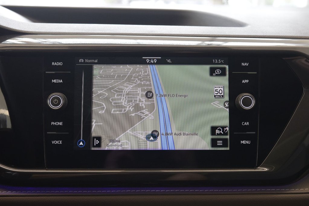 Volkswagen Taos HIGHLINE+TOIT+CUIR+AWD+LED 2023 à Laval, Québec - 18 - w1024h768px