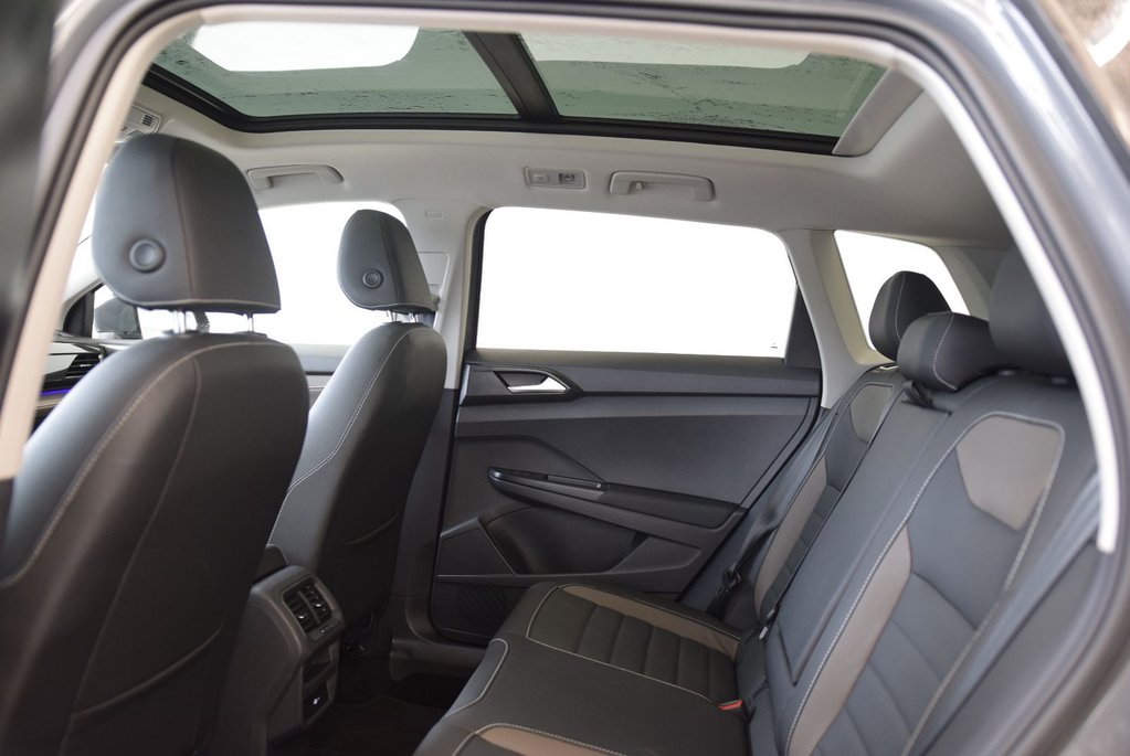 Volkswagen Taos HIGHLINE+TOIT+CUIR+AWD+LED 2023 à Laval, Québec - 25 - w1024h768px