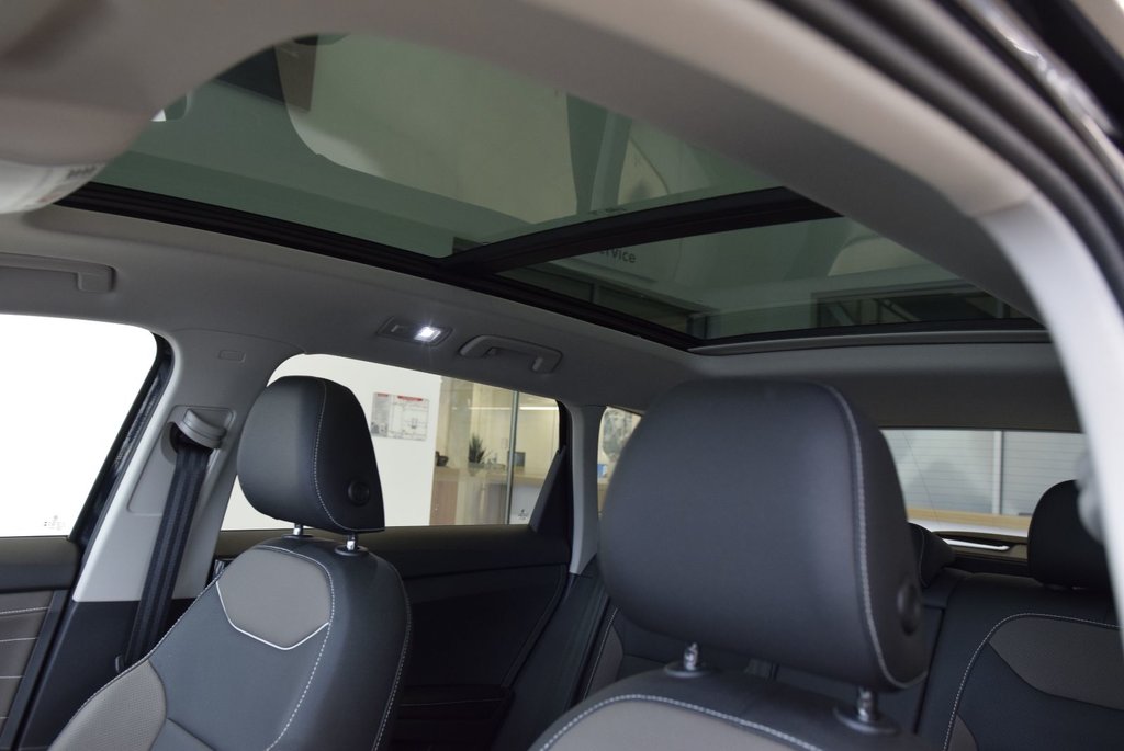 Volkswagen Taos HIGHLINE+ROUE NOIR+TOIT PANO 2024 à Laval, Québec - 8 - w1024h768px