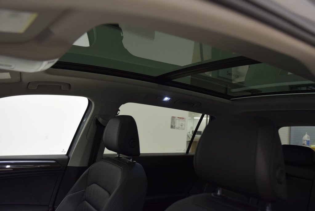 2019 Volkswagen Tiguan HIGHLINE+CUIR+TOIT+PANO+ in Laval, Quebec - 9 - w1024h768px