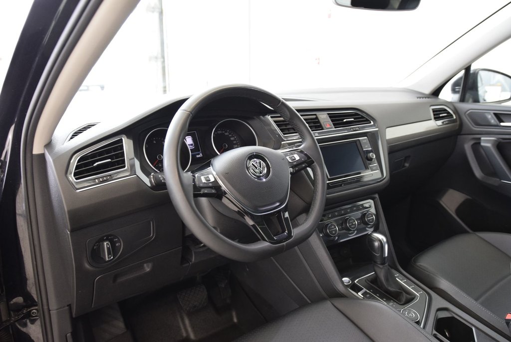 2020  Tiguan COMFORTLINE+TOIT PANO+CUIR in Laval, Quebec - 21 - w1024h768px