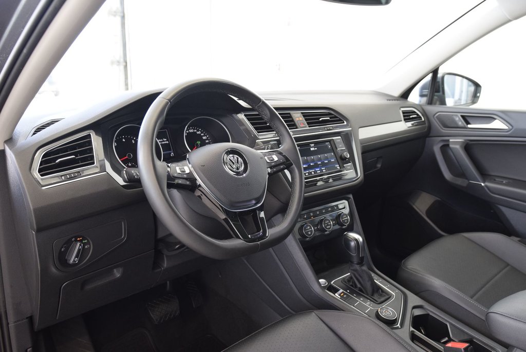 2020  Tiguan COMFORTLINE+TOIT PANO+CUIR in Laval, Quebec - 8 - w1024h768px