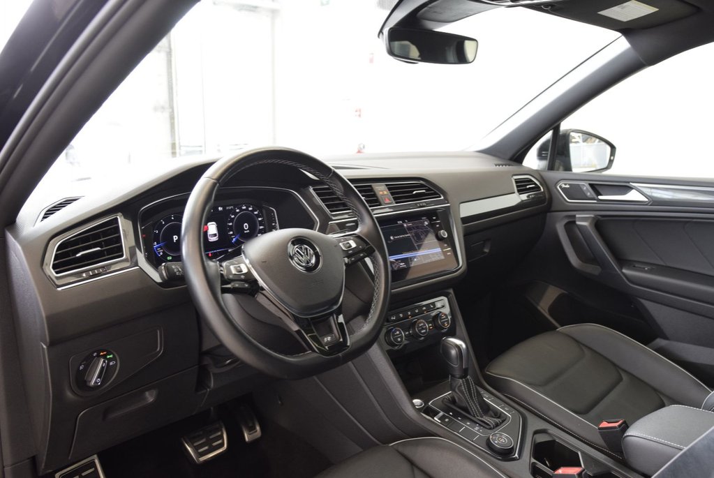 2021 Volkswagen Tiguan HIGHLINE+R LINE+TOIT+CUIR+ in Laval, Quebec - 9 - w1024h768px