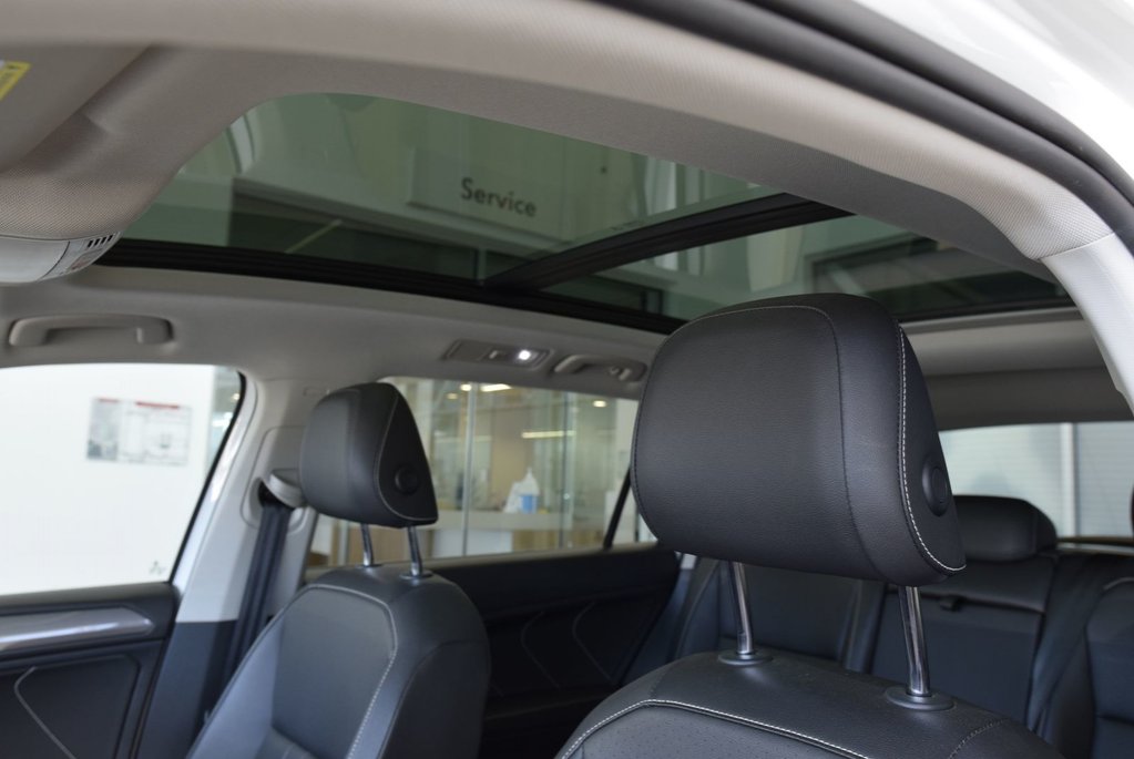 2022 Volkswagen Tiguan COMFORTLINE+TOIT PANO+AWD in Laval, Quebec - 9 - w1024h768px