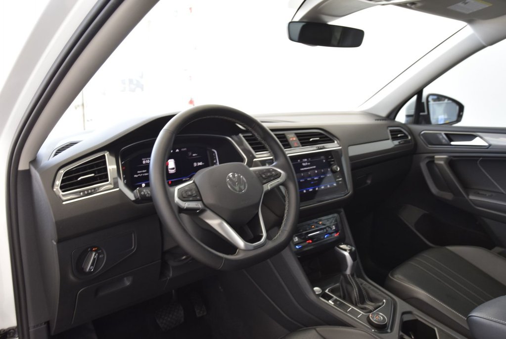 2022 Volkswagen Tiguan COMFORTLINE+TOIT PANO+AWD in Laval, Quebec - 10 - w1024h768px