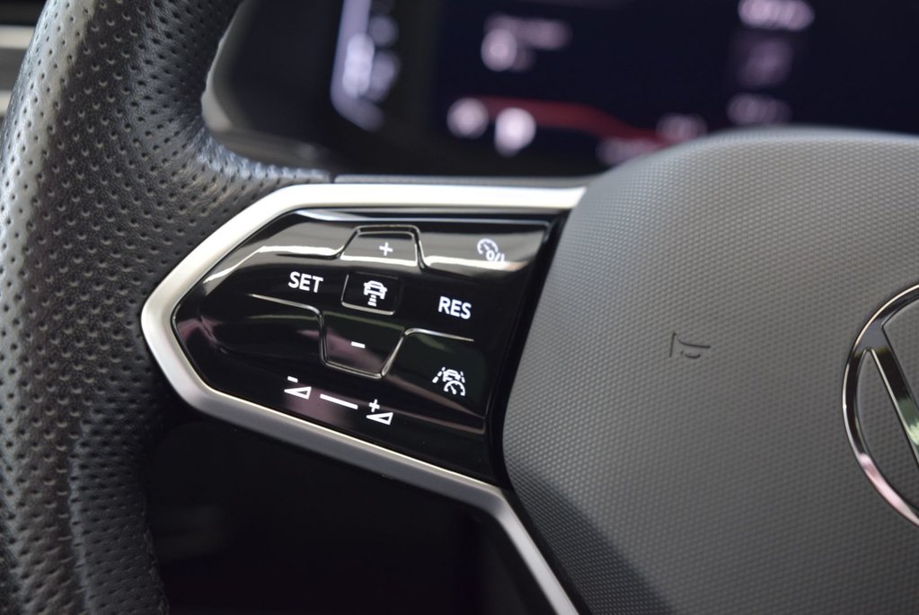 Volkswagen Tiguan HIGHLINE+R LINE+CUIR+TOIT+ 2023 à Laval, Québec - 25 - w1024h768px