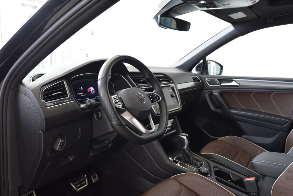 Volkswagen Tiguan HIGHLINE+R LINE+7 PASSAGERS 2023 à Laval, Québec - 9 - w1024h768px