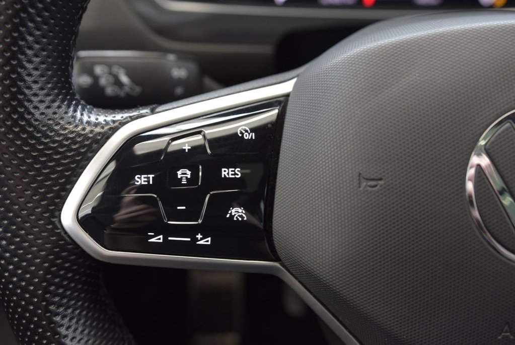 Volkswagen Tiguan COMFORTLINE+BLACK PACKAGE 2023 à Laval, Québec - 24 - w1024h768px
