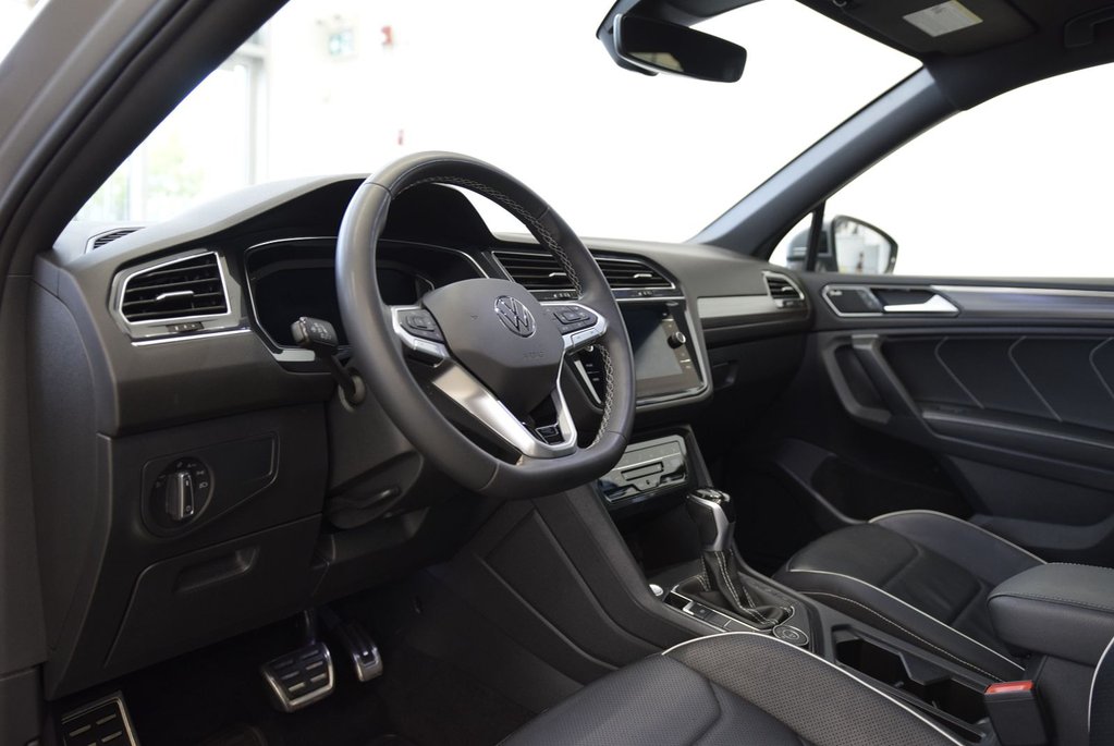 2023 Volkswagen Tiguan HIGHLINE+R LINE+CUIR+TOIT+ in Laval, Quebec - 27 - w1024h768px