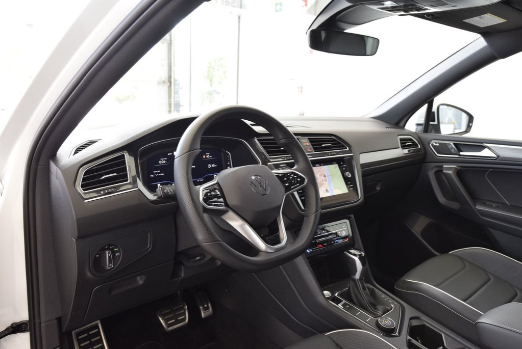 Volkswagen Tiguan HIGHLINE+R LINE+CUIR+TOIT+ 2024 à Laval, Québec - 8 - w1024h768px
