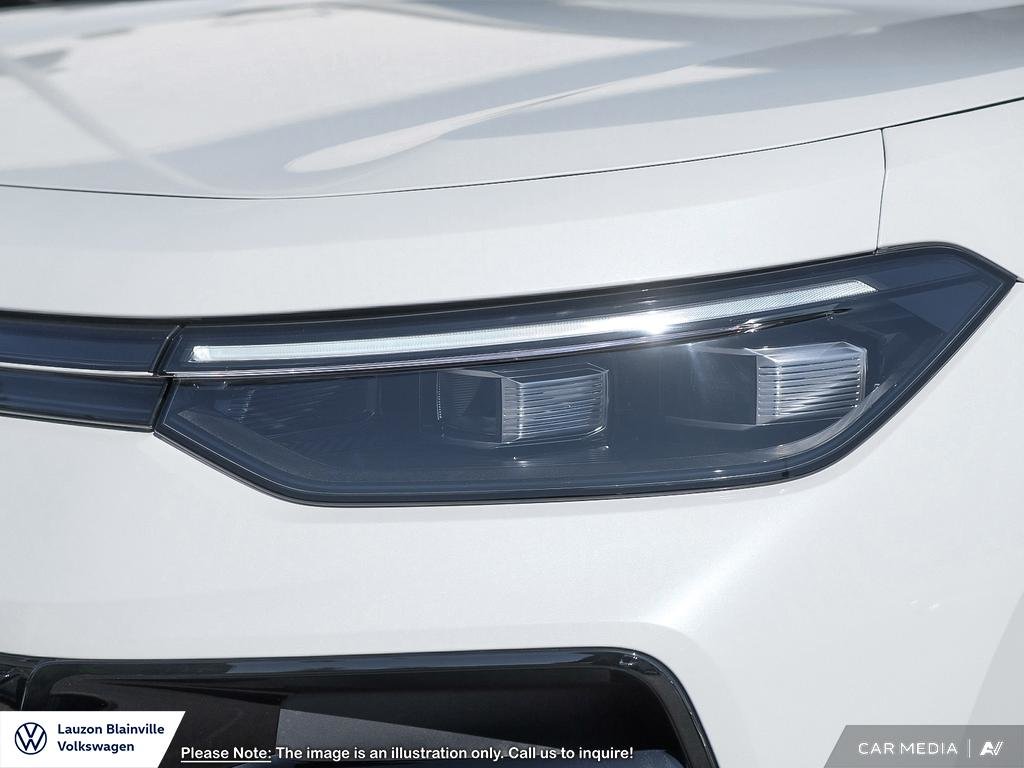 Volkswagen Tiguan Comfortline R-Line Black Edition 2025 à Laval, Québec - 10 - w1024h768px