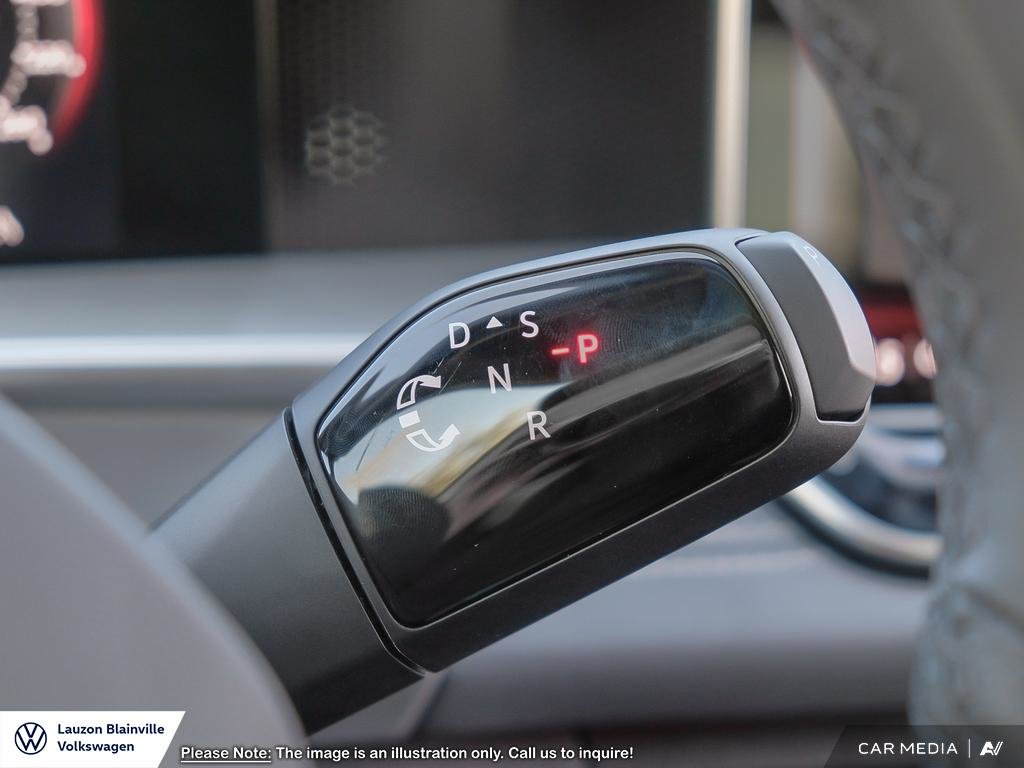 2025 Volkswagen Tiguan Comfortline R-Line Black Edition in Laval, Quebec - 17 - w1024h768px