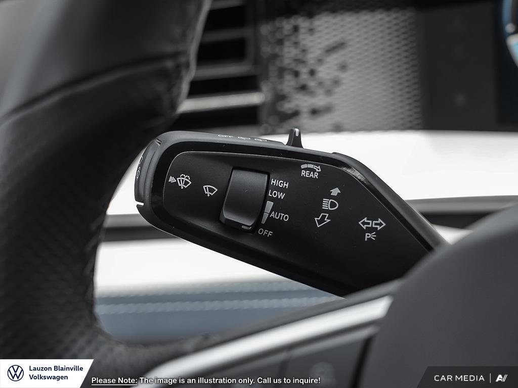 Volkswagen Tiguan Comfortline R-Line Black Edition 2025 à Laval, Québec - 23 - w1024h768px